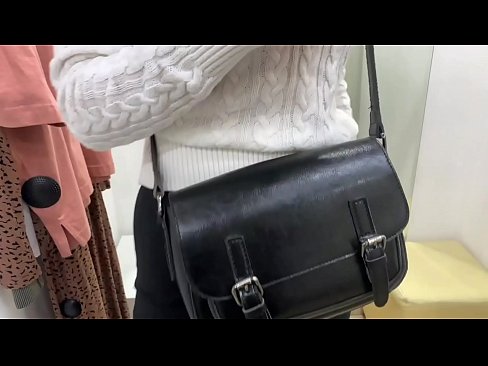 ❤️ Јавна мастурбација младе кучке ФералБерри са дилдом у соби за мерење ❌ Руски порно на sr.fullpornercom.ru ❌❤